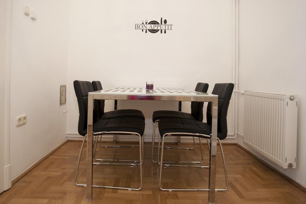 Alice Apartment بودابست الغرفة الصورة
