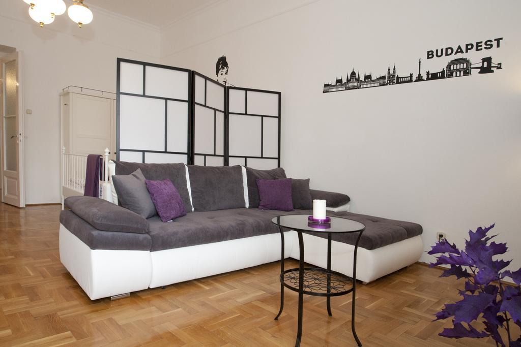 Alice Apartment بودابست الغرفة الصورة