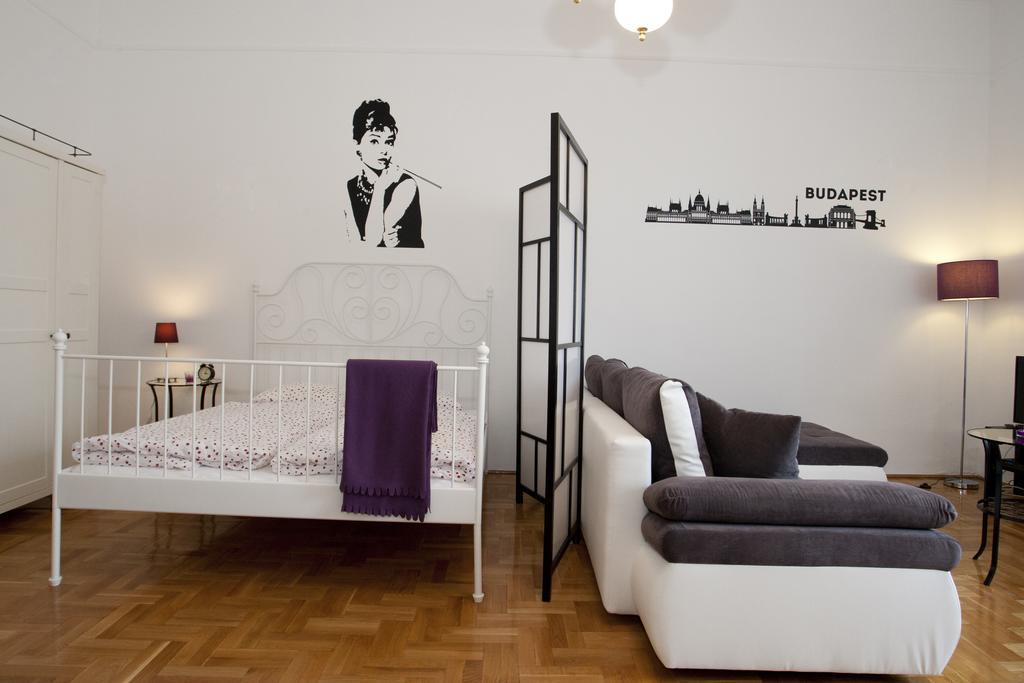 Alice Apartment بودابست الغرفة الصورة