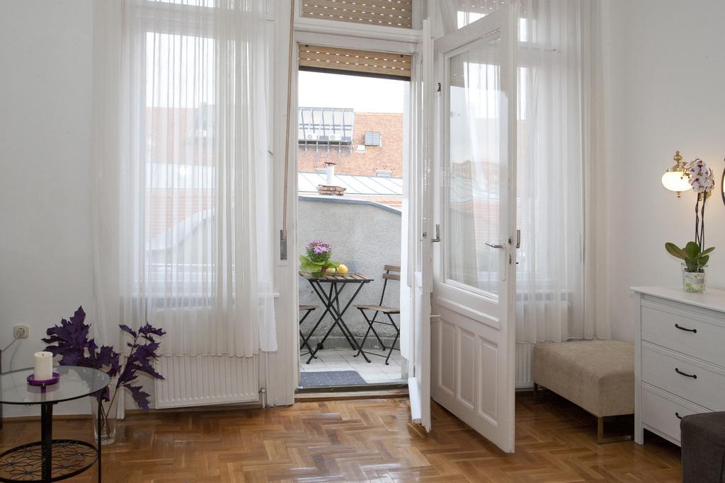 Alice Apartment بودابست الغرفة الصورة