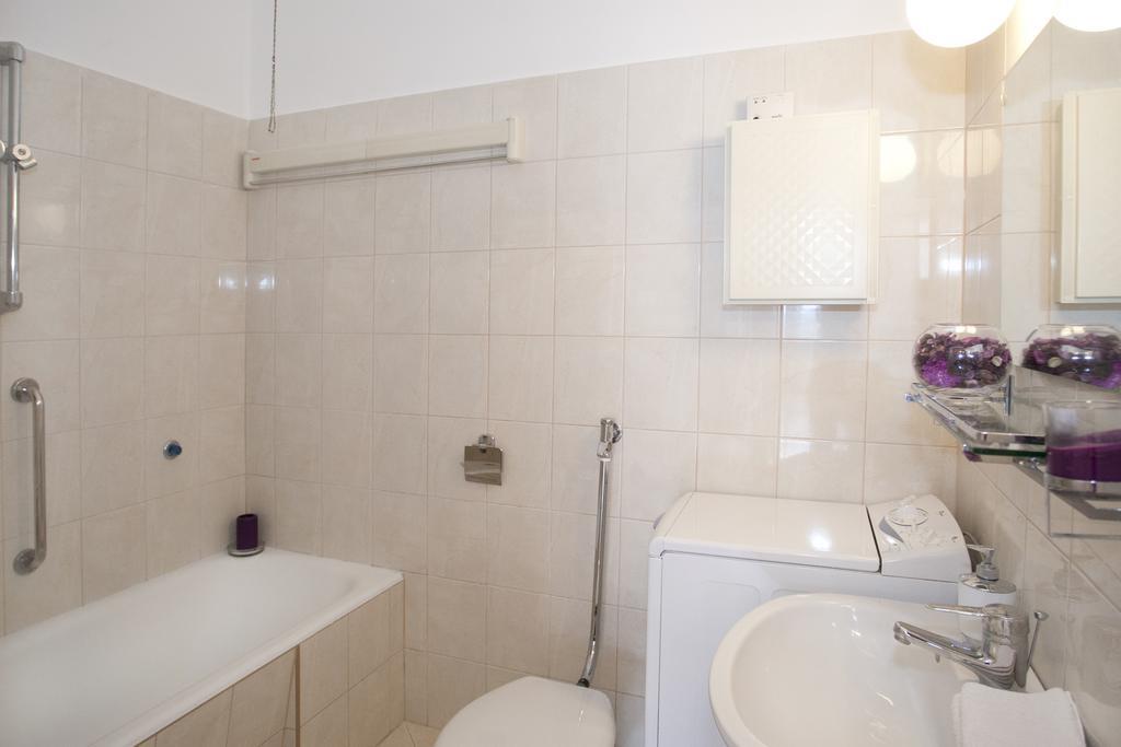 Alice Apartment بودابست الغرفة الصورة